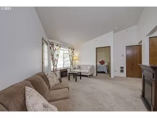 Photo #6: 21227498 Listing