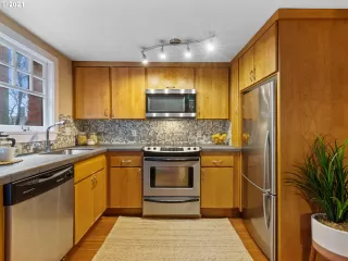 Photo #2: 21227620 Listing