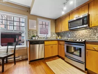 Photo #3: 21227620 Listing