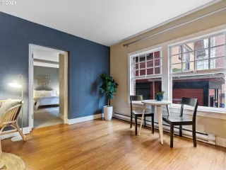 Photo #4: 21227620 Listing