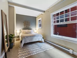 Photo #6: 21227620 Listing