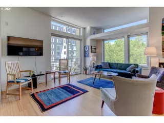 Photo #5: 21228609 Listing