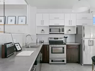 Photo #2: 21229146 Listing