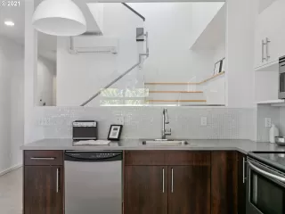 Photo #3: 21229146 Listing