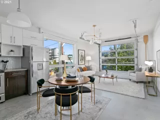 Photo #4: 21229146 Listing