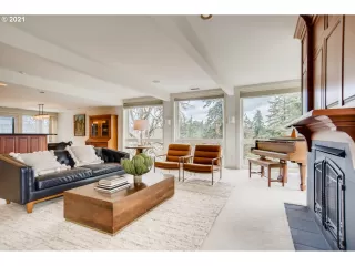 Photo #4: 21229524 Listing