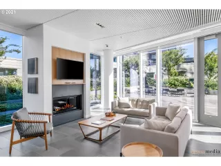 Photo #1: 21230550 Listing 