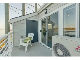 Photo #2: 21231485 Listing