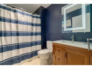 Photo #5: 21231485 Listing