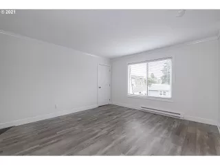 Photo #5: 21231637 Listing