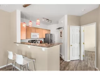 Photo #2: 21232217 Listing