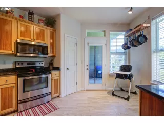 Photo #6: 21232683 Listing