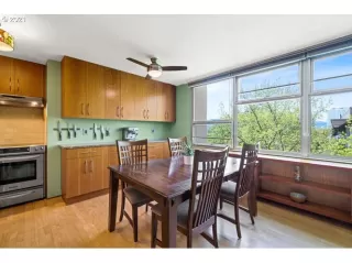 Photo #4: 21232842 Listing 