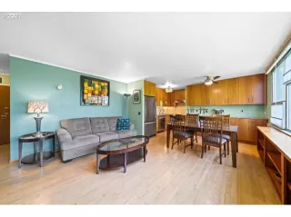 Photo #5: 21232842 Listing 