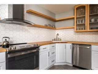 Photo #3: 21232964 Listing