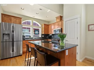 Photo #1: 21233240 Listing