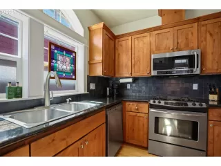 Photo #2: 21233240 Listing