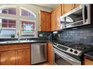 Photo #3: 21233240 Listing