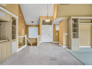 Photo #5: 21233344 Listing