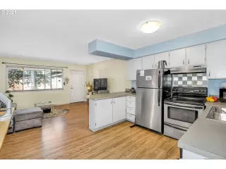Photo #5: 21234646 Listing 