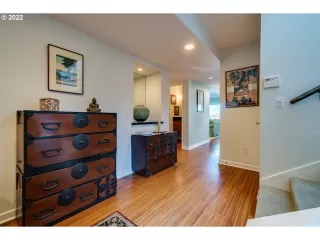 Photo #3: 21235343 Listing