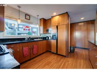 Photo #5: 21235343 Listing