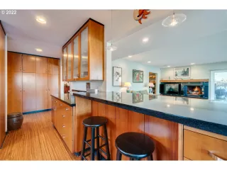 Photo #6: 21235343 Listing