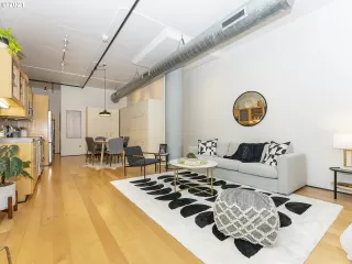 Photo #2: 21236420 Listing 