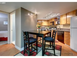Photo #3: 21236484 Listing 
