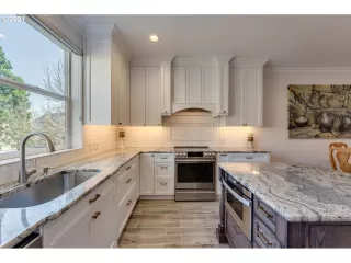 Photo #2: 21236930 Listing