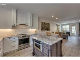 Photo #3: 21236930 Listing