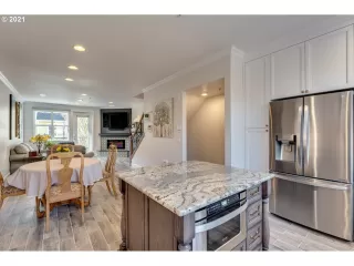 Photo #5: 21236930 Listing