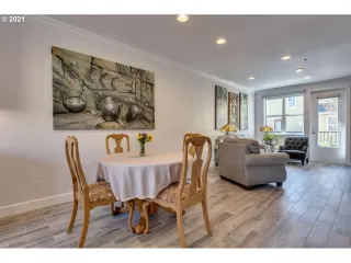 Photo #6: 21236930 Listing