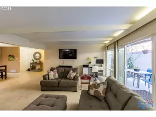 Photo #5: 21236970 Listing