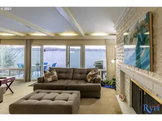 Photo #6: 21236970 Listing