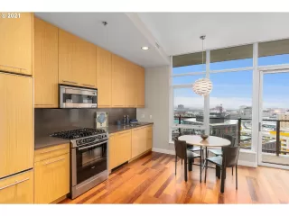 Photo #5: 21237274 Listing