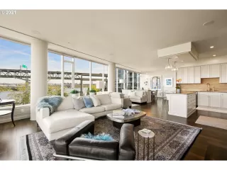 Photo #4: 21237468 Listing