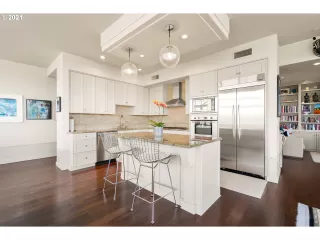 Photo #5: 21237468 Listing