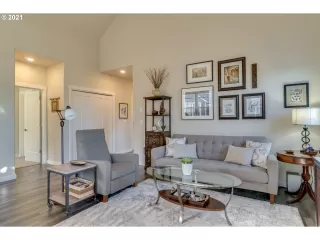 Photo #4: 21237945 Listing