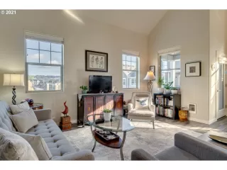 Photo #5: 21237945 Listing