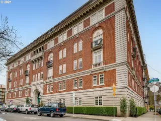 Photo #2: 21238250 Listing