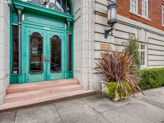 Photo #3: 21238250 Listing