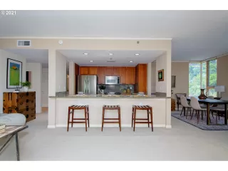 Photo #4: 21238341 Listing