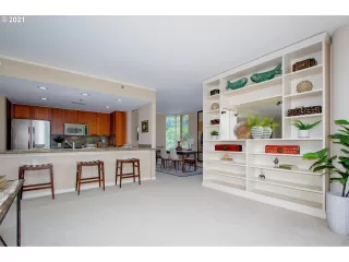 Photo #5: 21238341 Listing