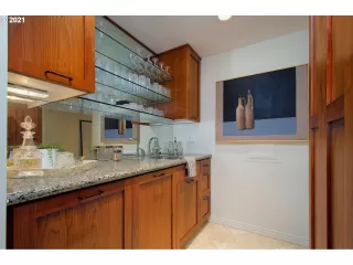 Photo #6: 21238341 Listing