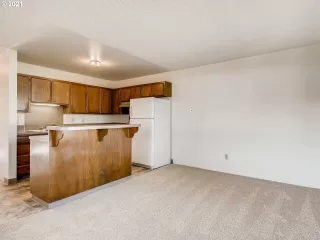 Photo #5: 21238629 Listing