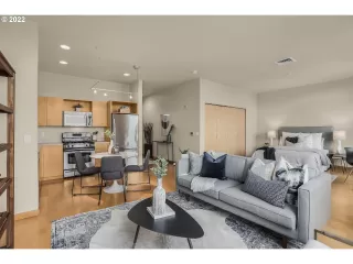 Photo #6: 21238857 Listing