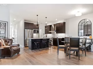 Photo #2: 21238988 Listing