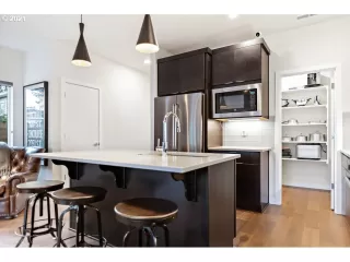 Photo #3: 21238988 Listing