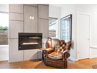 Photo #5: 21238988 Listing